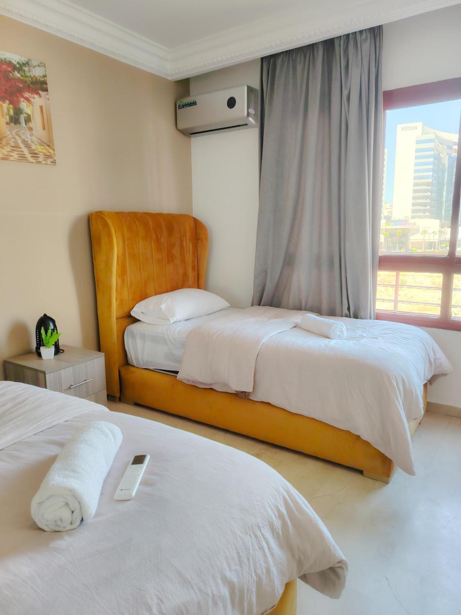 Moderne Appartement Au Plein Centre-Ville En Face Hilton & La Gare De Train Tgv Avec Climatisation Tanger Exterior foto