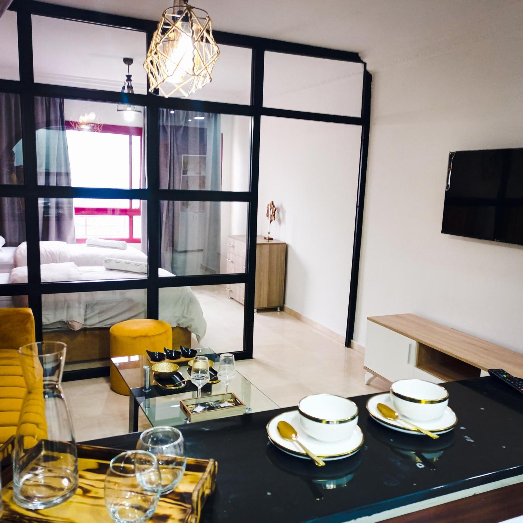 Moderne Appartement Au Plein Centre-Ville En Face Hilton & La Gare De Train Tgv Avec Climatisation Tanger Exterior foto